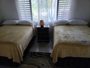 3 bedrooms, desk, iron/ironing board, free WiFi