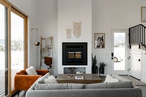 Smart TV, fireplace, books - Escape to Astoa Etxea: Where Work, Play, and Relaxation Meet (New Harmony)