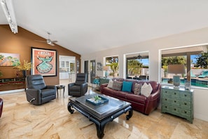 Smart TV, fireplace, stereo