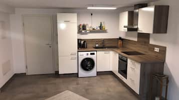 Kühlschrank, Ofen, Herdplatte, Geschirrspüler