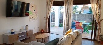 Holiday Home "Casa Trafalmar" with Pool, Wi-Fi, Garden and Terrace