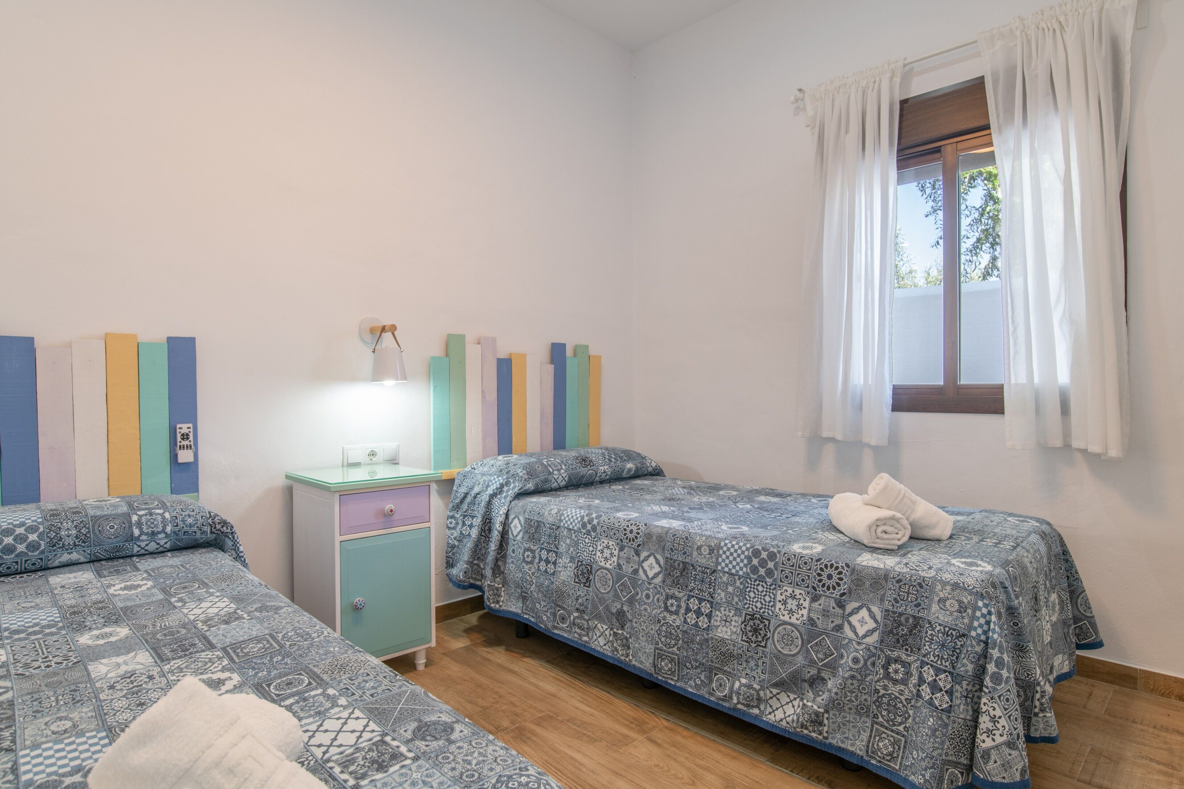 2 chambres, fer et planche à repasser, Wi-Fi gratuit, draps fournis