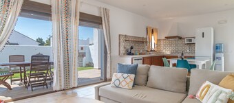 Holiday Home "Casa Trafalmar" with Pool, Wi-Fi, Garden and Terrace