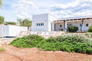 Exterior - Villa "Fora" near the Sea with Pool, Wi-Fi, Garden & Terrace (Carovigno)