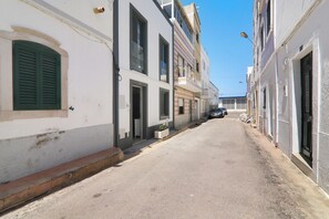 Exterior - Vacation Home Casa Lopes Near the Beach with Wi-Fi, A/C, Private Terrace & Barbecue (Fuseta)