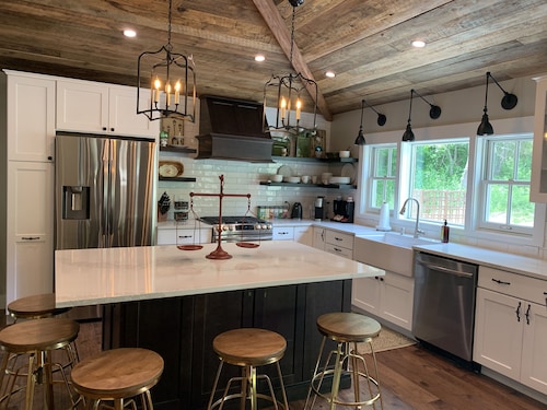 1878 Victorian Farmhouse Near Asheville on 80 Acres