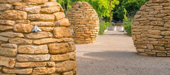 TWO BEDROOM LUXURY GROUND FLOOR APARTMENT. 