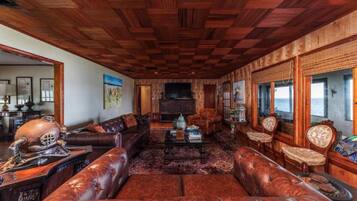 Smart TV, DVD player, books