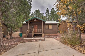 Exterior - Trail Access: Pet-Friendly Cabin in Show Low! (Show Low)