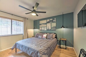 2 bedrooms, Internet, bed sheets - Trail Access: Pet-Friendly Cabin in Show Low! (Show Low)