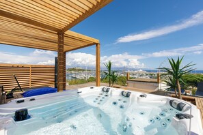 Baignoire à remous extérieure