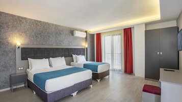 Minibar, in-room safe, free WiFi, bed sheets