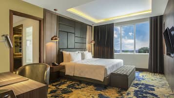 Presidential Double Room | Minibar, in-room safe, desk, blackout drapes