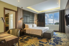 Minibar, in-room safe, desk, blackout curtains - Swiss-Belhotel Cendrawasih Biak (Biak)