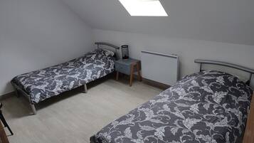 2 makuuhuonetta, vauvan matkasänky, ilmainen Wi-Fi, vuodevaatteet