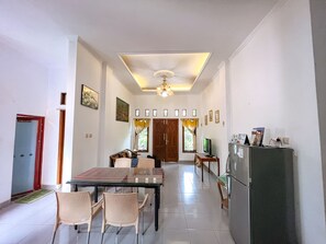 Casa estándar, 3 habitaciones | Cocineta privada | Refrigerador, parrilla de estufa, arrocera y utensilios de cocina 