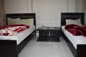 ベーシック ツインルーム | WiFi (無料)、ベッドシーツ