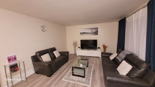 Home away from home - 6 bedroom fantastic bungalow