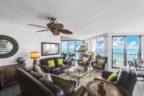 TV - Sea Gull #710: Beachfront 3 Bedroom 2.5 Bathroom With Spectacular Views and 24 Hour Management (Port Aransas)