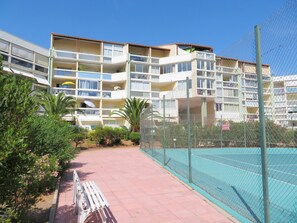 Sports court - T2 Apartment near the beach with parking and air conditioning (Sète)