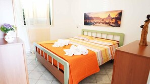 2 Schlafzimmer, Reisekinderbett, kostenloses WLAN