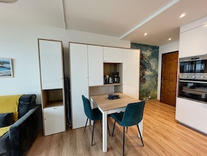 Dining - Charming T2 by the sea, 4 pers., elevator, garage, Wi-Fi (Granville)