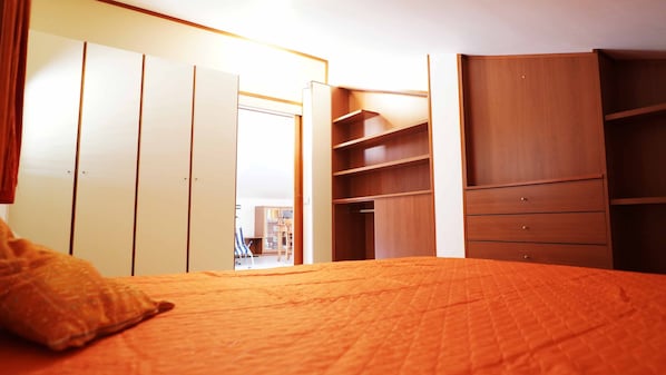 2 chambres, lit parapluie, Wi-Fi gratuit, draps fournis