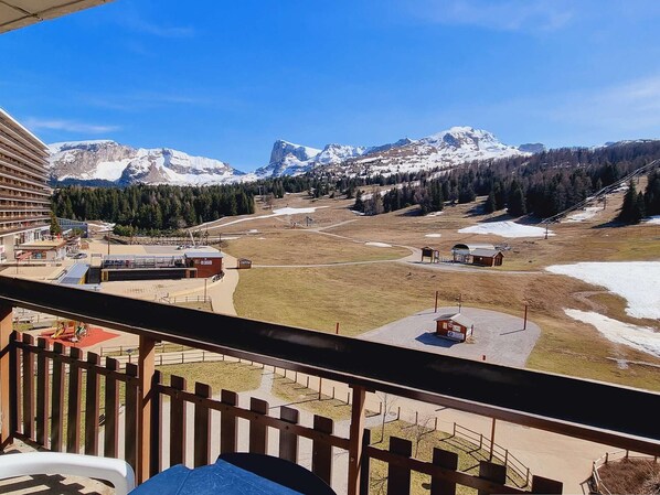 Property grounds - Studio for 4 near slopes, parking, WiFi, pets allowed (Le Dévoluy)