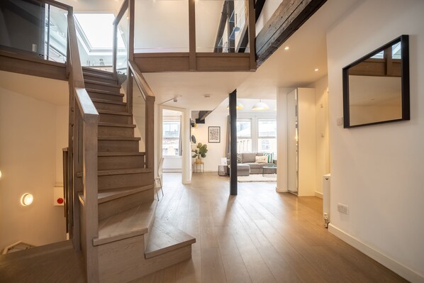 Departamento de lujo, 3 habitaciones, vista a la ciudad | Detalle interior