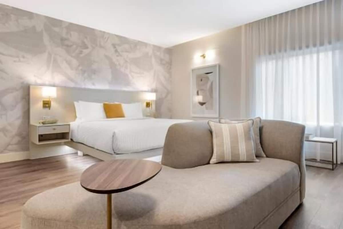 Ropa de cama de alta calidad y escritorio