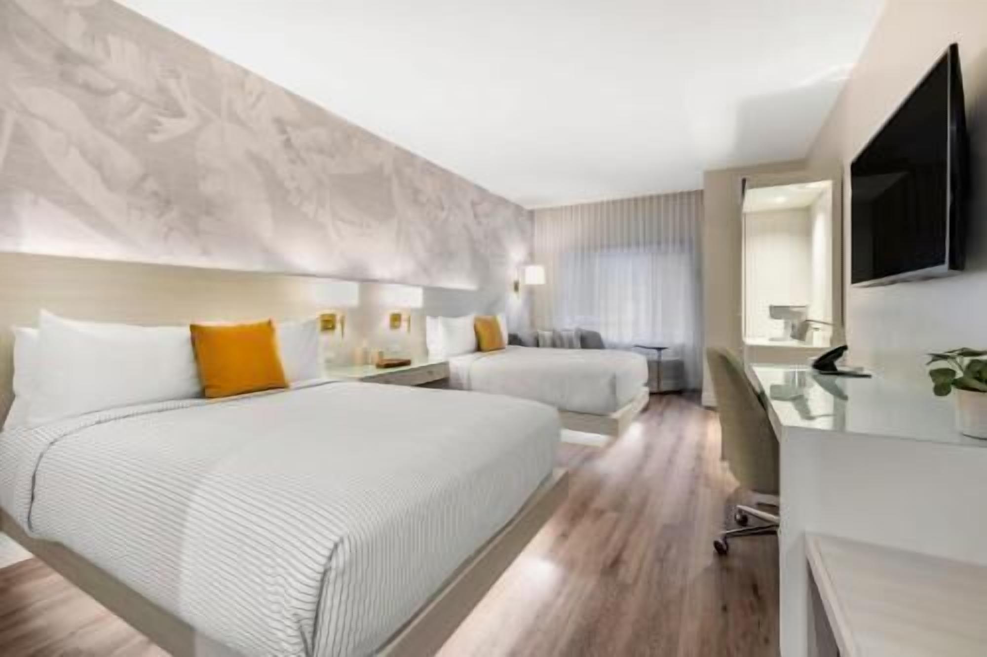 Ropa de cama de alta calidad y escritorio 