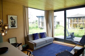Grand Cabin | Premium bedding, down comforters, memory foam beds, laptop workspace - The Unbound (Amsterdam)