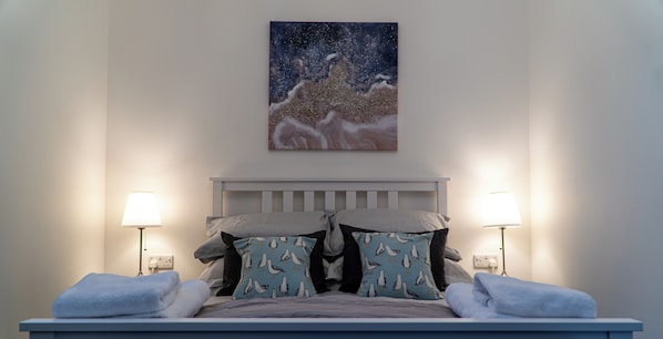 Apartment | 2 bedrooms, iron/ironing board, free WiFi, bed sheets