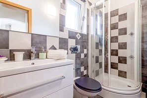 Villa | Bathroom