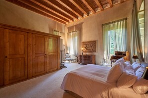 6 Schlafzimmer, Bügeleisen/Bügelbrett, kostenloses WLAN, Bettwäsche