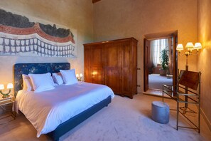 6 Schlafzimmer, Bügeleisen/Bügelbrett, kostenloses WLAN, Bettwäsche