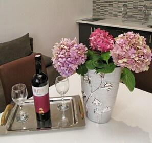 Apartment, 1 Queen Bed with Sofa bed - A1 - Modern apt With Balcony, sea View & Parking (Sucuraj)