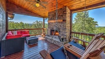 Cabin, 4 Bedrooms | Balcony