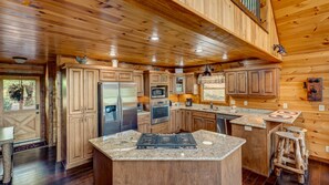 Cabin, 4 Bedrooms | Dapur peribadi