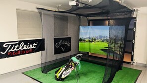 Indoor golf driving range - Luxury Contemporary Sanctuary w/ Pool and Views! (Fountain Hills)