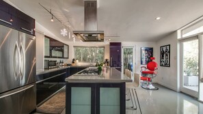 Studio (3 Bedrooms) | Private kitchen | Fridge, microwave, oven - Mid-century Modern W/backyard Oasis, Putting Green (Phoenix)