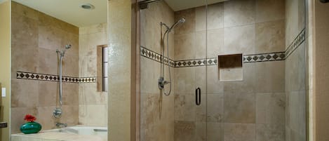 House (4 Bedrooms) | Bathroom