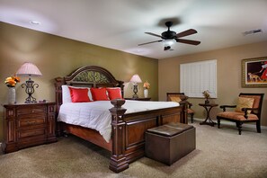 4 bedrooms, WiFi, bed sheets - Private Playground: Golf Pool Table and Hot Tub! (Scottsdale)