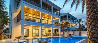 💎🏖️ Sapphire Shores | Heated* Pool | Walk 2 Beach | 2 Golf Carts | Free Tiki Cruise