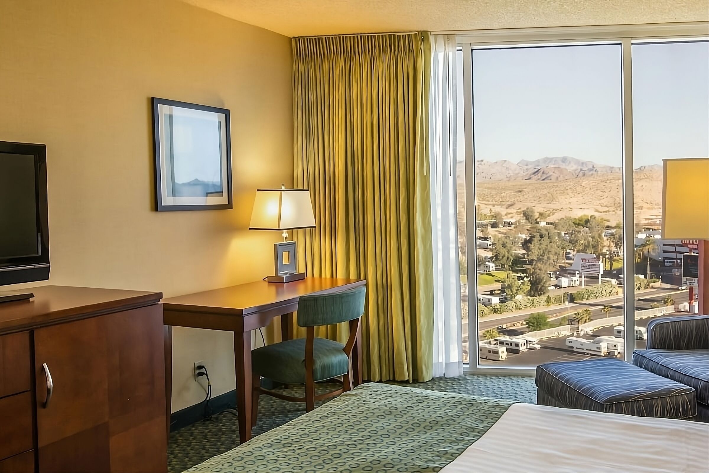 Casino and Entertainment Awaits! 2 Modern Units, Casino, Pool, FREE Parking!
