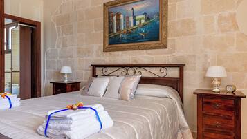 Family Villa, 2 Bedrooms, 2 Bathrooms (Villa Simone Vacation Villa With Wifi) | 2 bedrooms, bed sheets