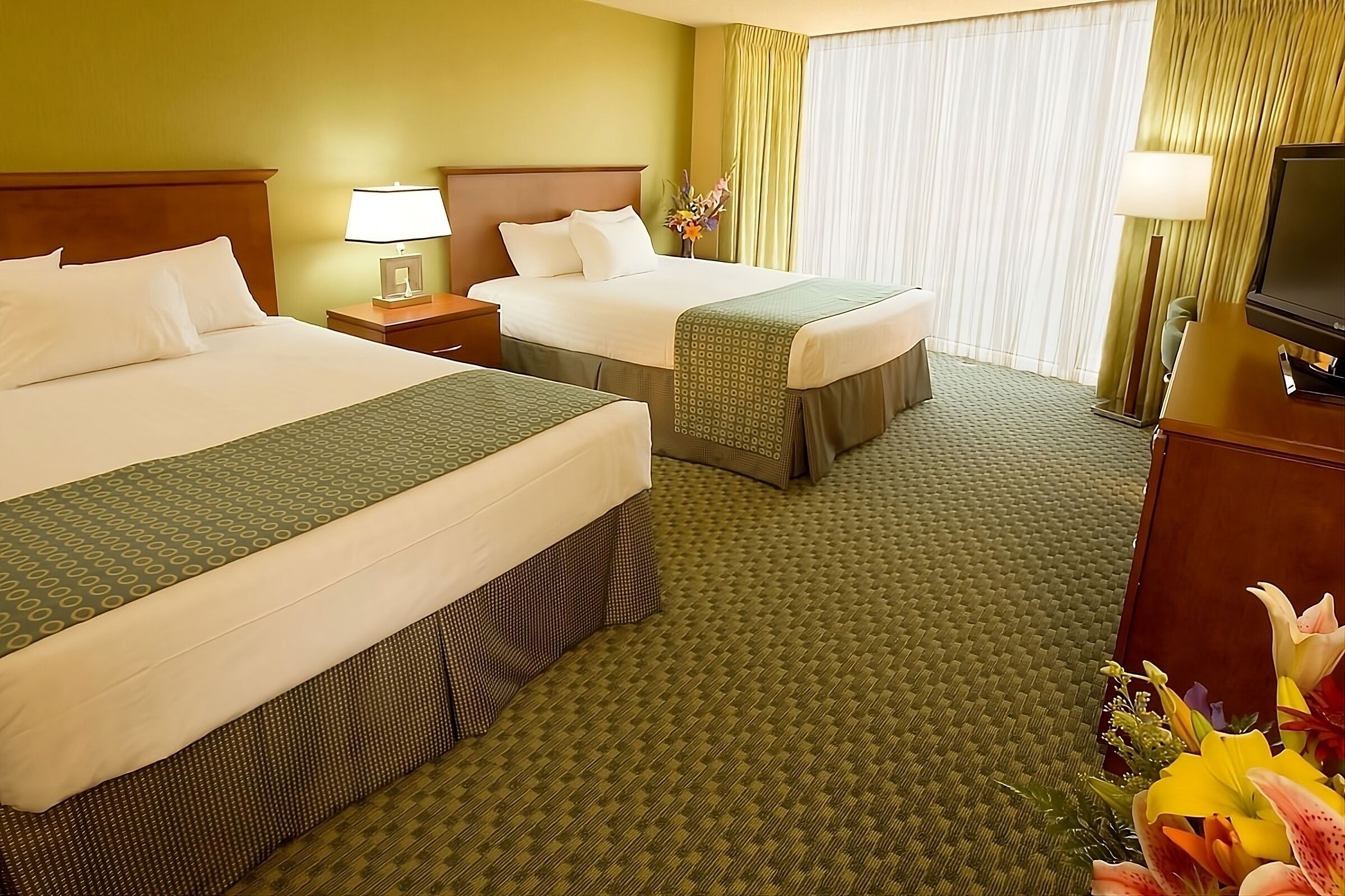 3 x Panorama Room - 2 Queens at Aquarius Casino Resort