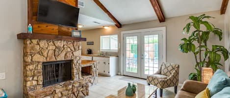 Smart TV, fireplace, video games