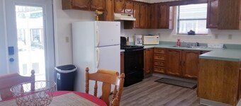 Cozy Cottage Apartment with All Amenities