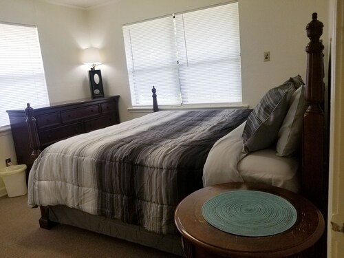 Cozy Cottage Apartment with All Amenities